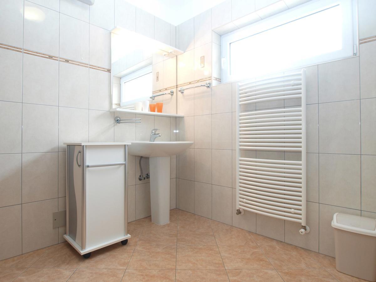 Apartment Alma 1600 Pula Exterior photo