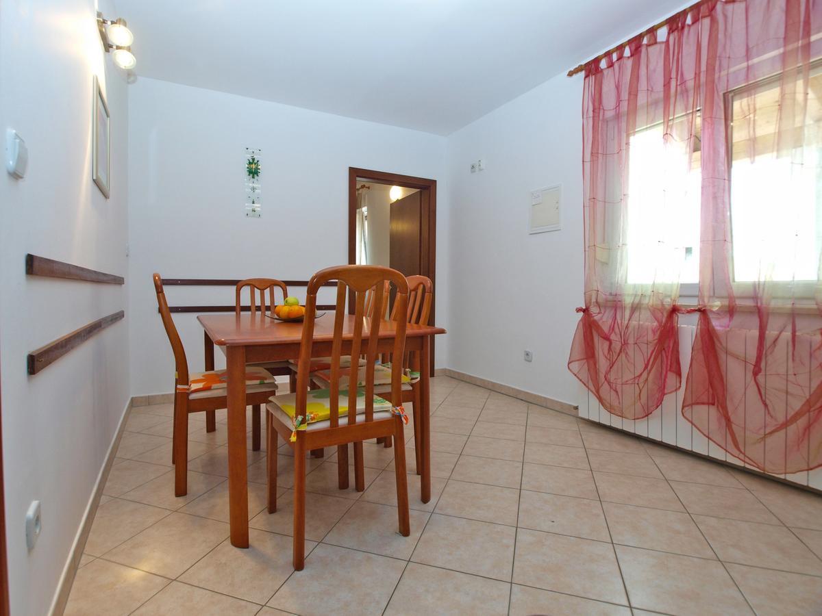 Apartment Alma 1600 Pula Exterior photo