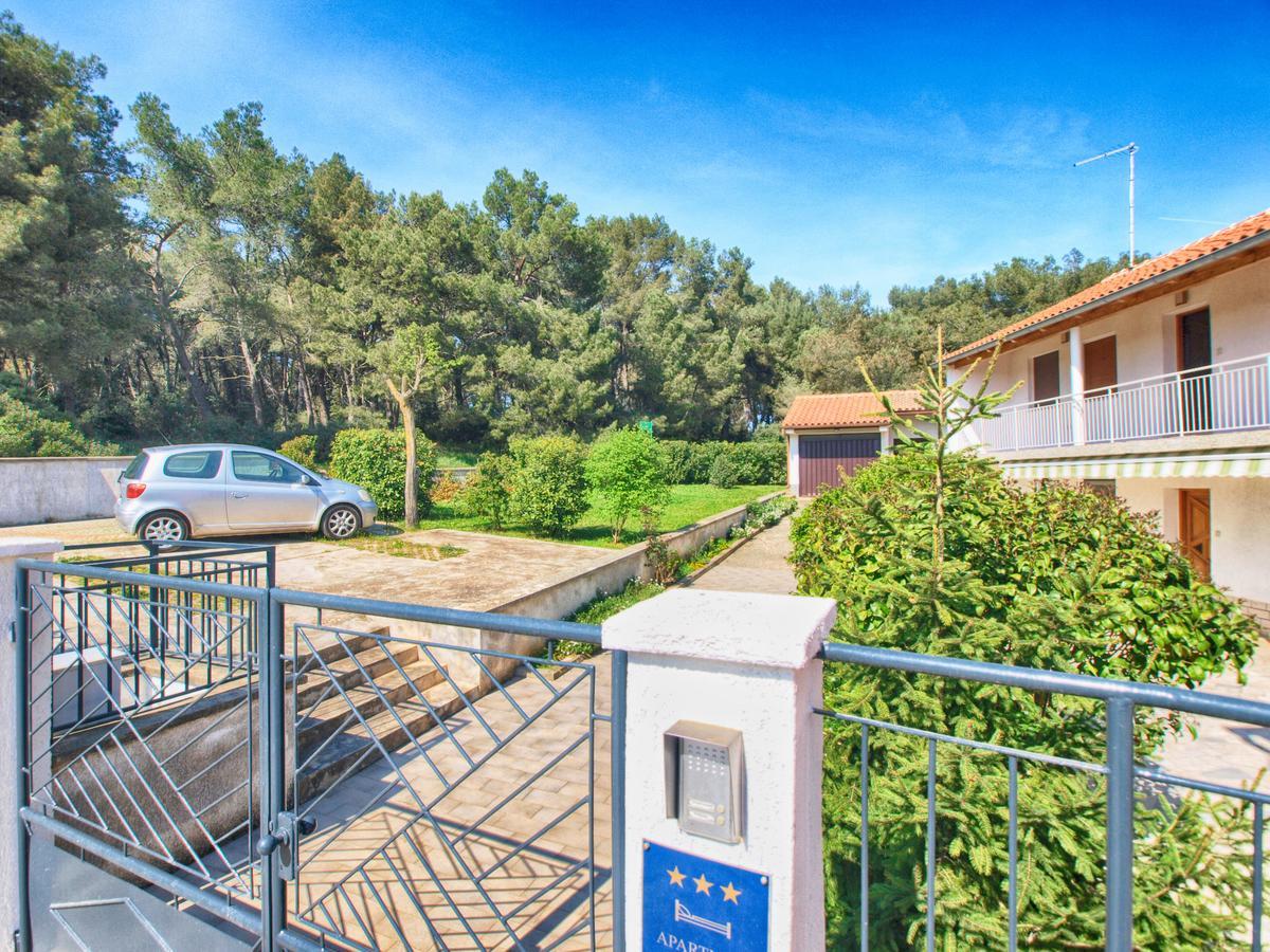 Apartment Alma 1600 Pula Exterior photo