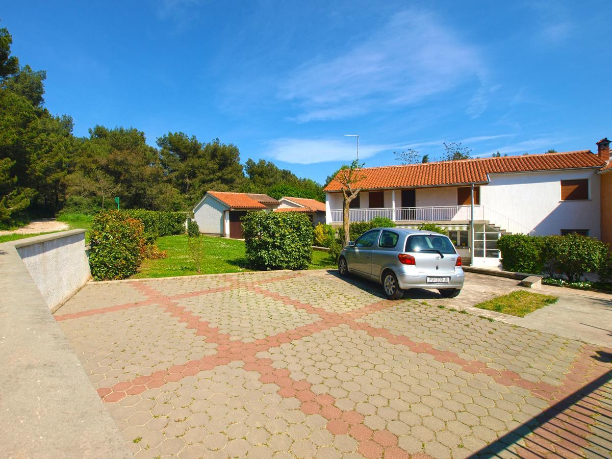 Apartment Alma 1600 Pula Exterior photo